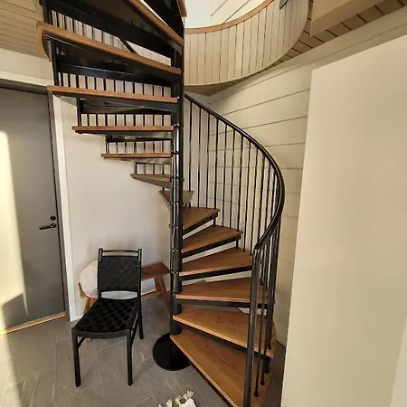 Naava Loft 303 - Kaksikerroksinen Lasiseinaehuoneisto Jaervinaekoealalla Apartamento