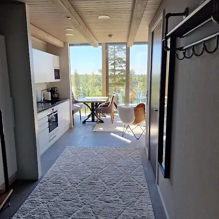 Naava Loft 303 - Kaksikerroksinen Lasiseinaehuoneisto Jaervinaekoealalla *