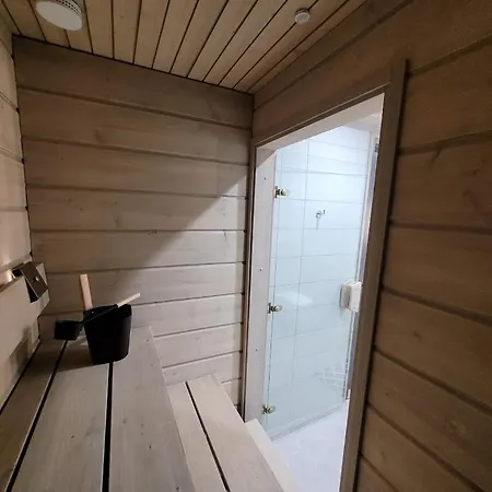 Apartamento Naava Loft 303 - Kaksikerroksinen Lasiseinaehuoneisto Jaervinaekoealalla *