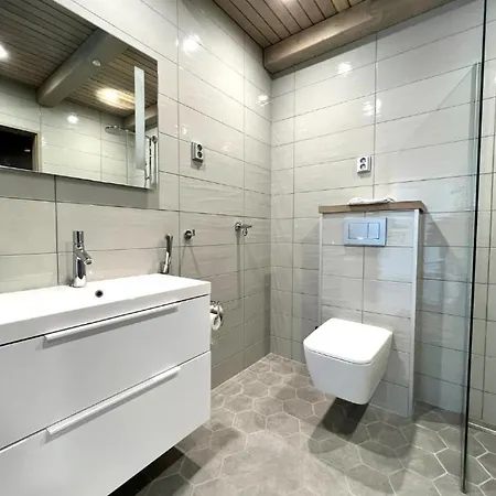 Naava Loft 303 - Kaksikerroksinen Lasiseinaehuoneisto Jaervinaekoealalla Apartamento