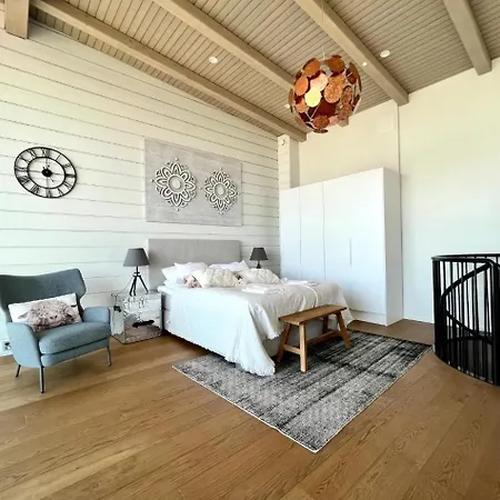 Naava Loft 303 - Kaksikerroksinen Lasiseinaehuoneisto Jaervinaekoealalla Daire Ähtäri