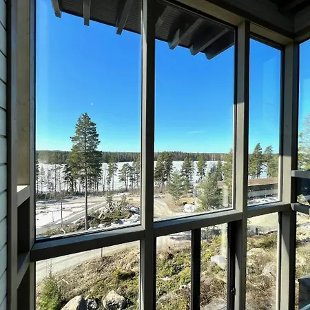 Naava Loft 303 - Kaksikerroksinen Lasiseinaehuoneisto Jaervinaekoealalla *