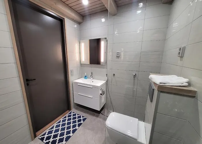 Naava Loft 303 - Kaksikerroksinen Lasiseinaehuoneisto Jaervinaekoealalla Apartamento *