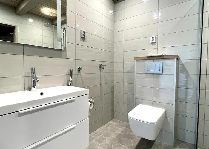 Naava Loft 303 - Kaksikerroksinen Lasiseinaehuoneisto Jaervinaekoealalla Apartamento